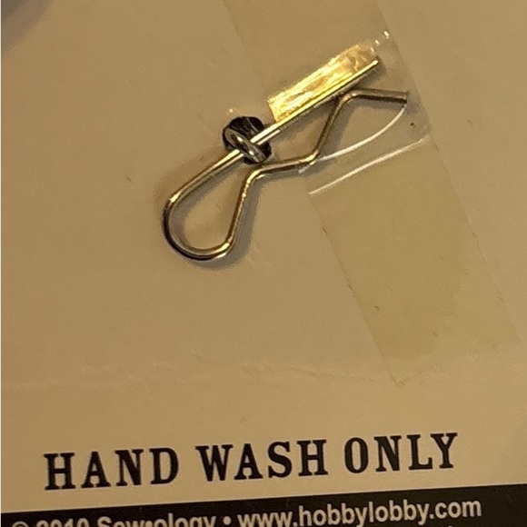 Green Crystal Fashion Button - Picture 2 of 2